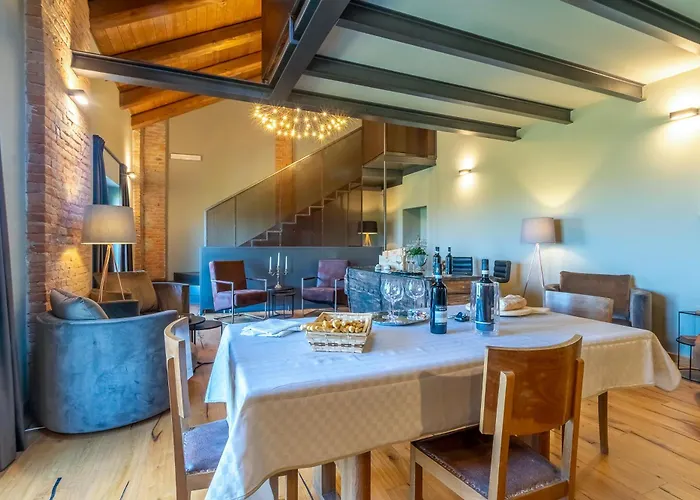 Frames Relax شقة *